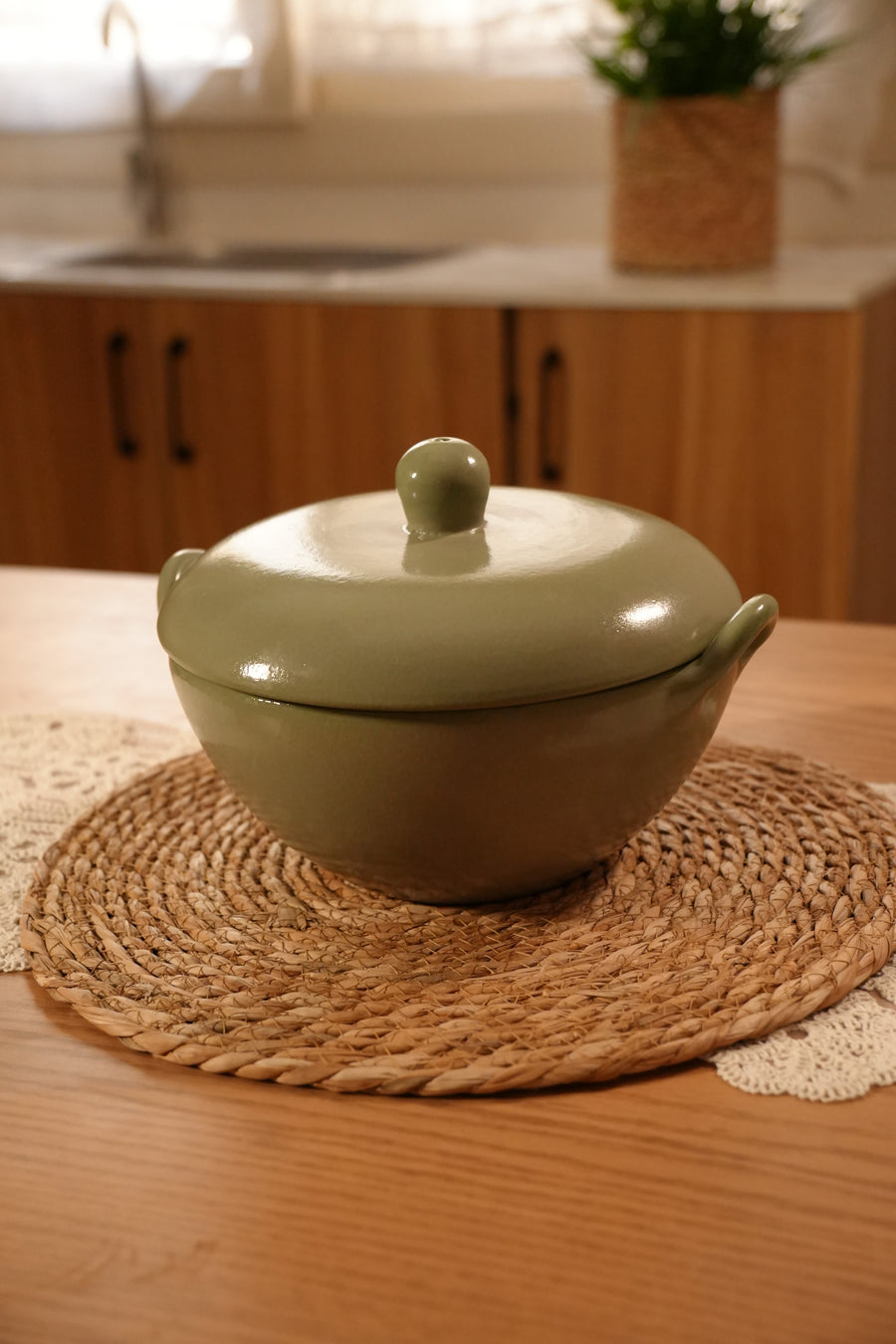 Wavy soup pot